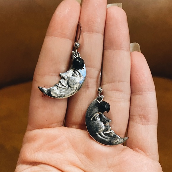 Vintage Man in the Moon Crescent Moon Earrings - Picture 3 of 3